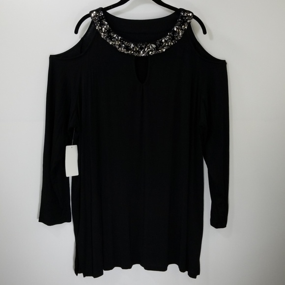 black cold shoulder top size 22